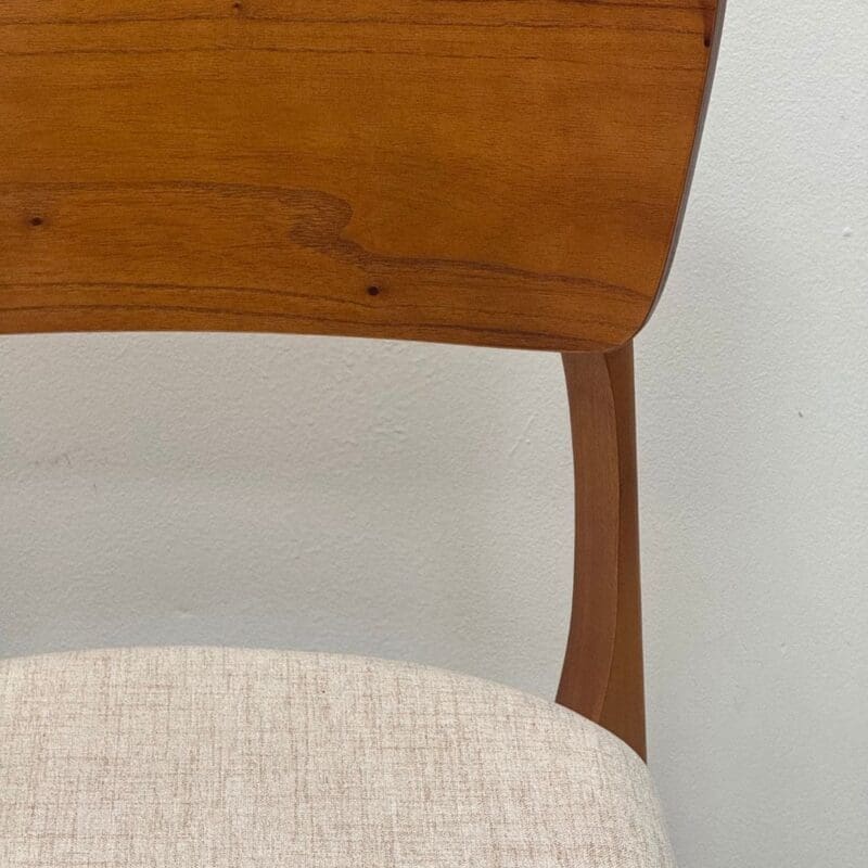 5 1 Kit 2 Cadeiras Lotus - Madeira Maciça com Assento em Linho Bege