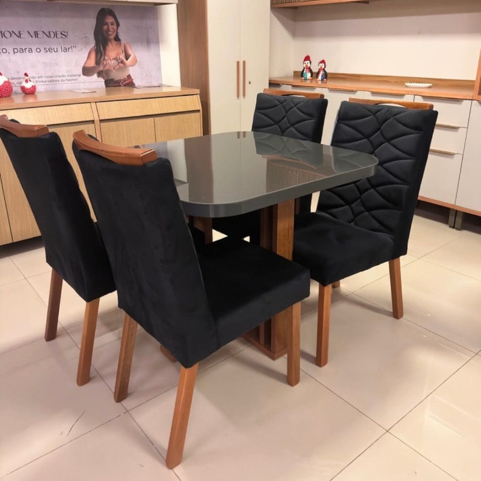 1 5 Mesa de Jantar Segovia 90x90 em MDF com 4 Cadeiras Evora (Madeira Maciça, Veludo Preto) – Tampo em Vidro 4 mm